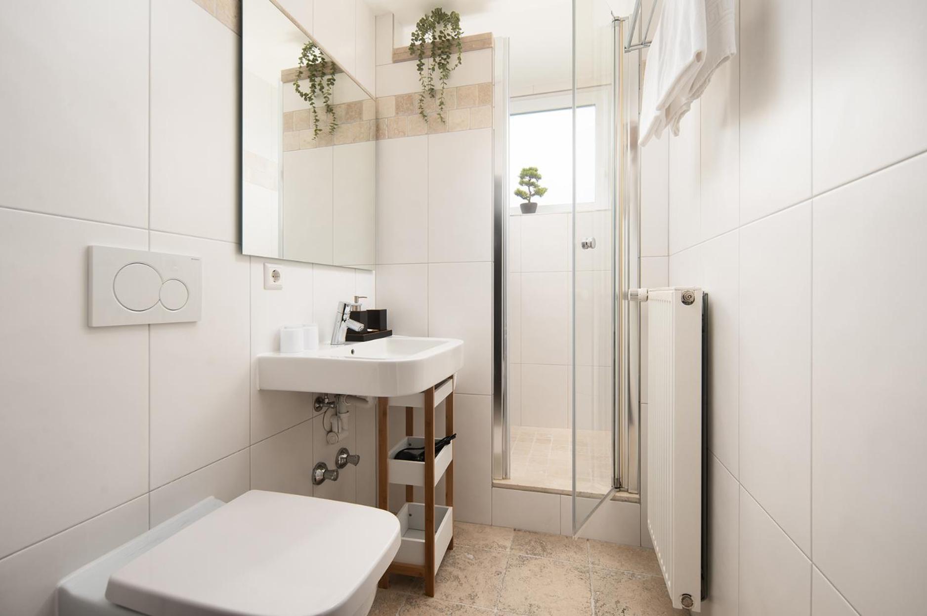 Hotel Vier Jahreszeiten Therme & Kliniken Bad Krozingen Naehe Freiburg & Schwarzwald Ideal Fuer Wellness Kur & Business Ausfluege 24H Check In- Wlan & Parken Gratis Εξωτερικό φωτογραφία