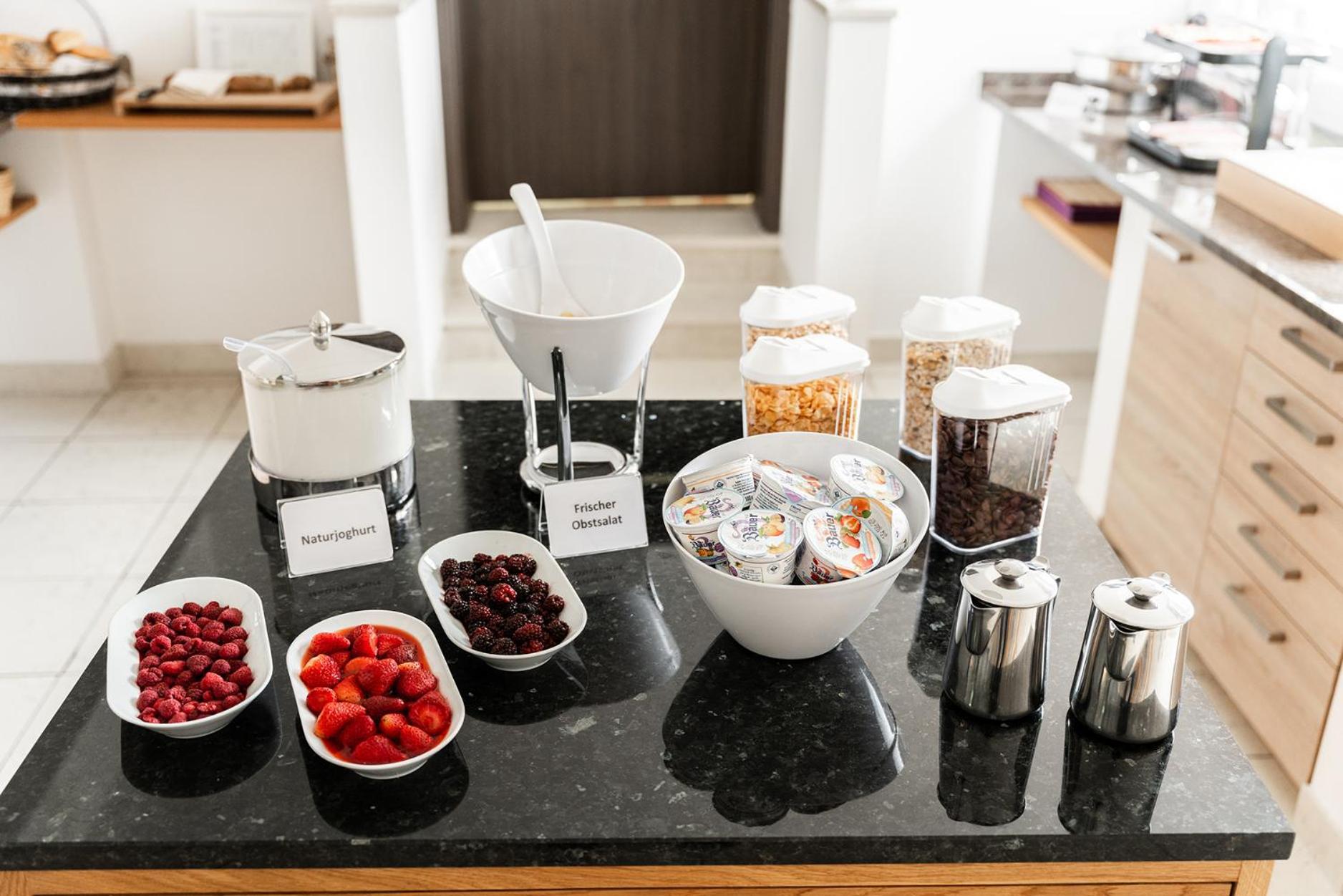 Hotel Vier Jahreszeiten Therme & Kliniken Bad Krozingen Naehe Freiburg & Schwarzwald Ideal Fuer Wellness Kur & Business Ausfluege 24H Check In- Wlan & Parken Gratis Εξωτερικό φωτογραφία