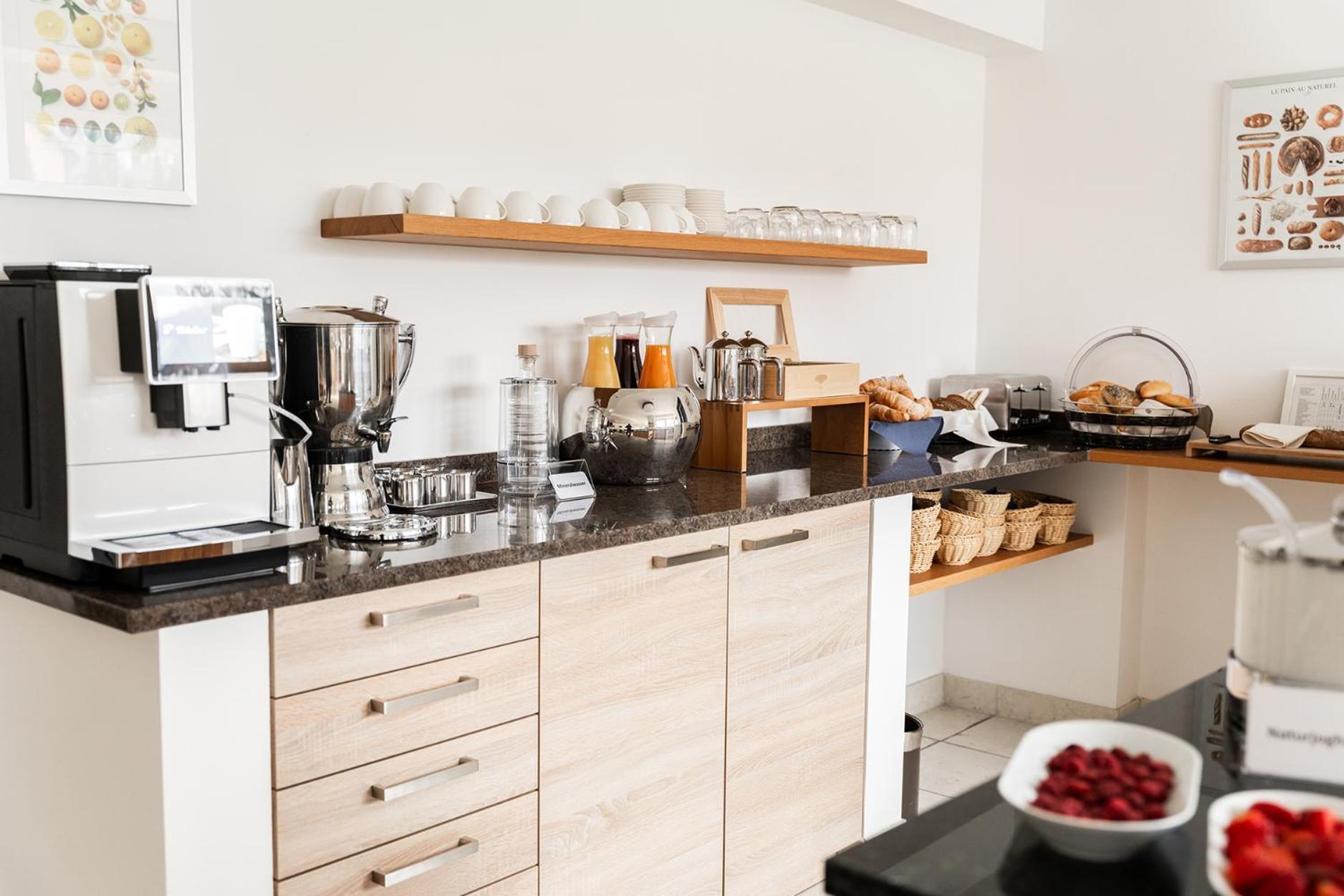 Hotel Vier Jahreszeiten Therme & Kliniken Bad Krozingen Naehe Freiburg & Schwarzwald Ideal Fuer Wellness Kur & Business Ausfluege 24H Check In- Wlan & Parken Gratis Εξωτερικό φωτογραφία