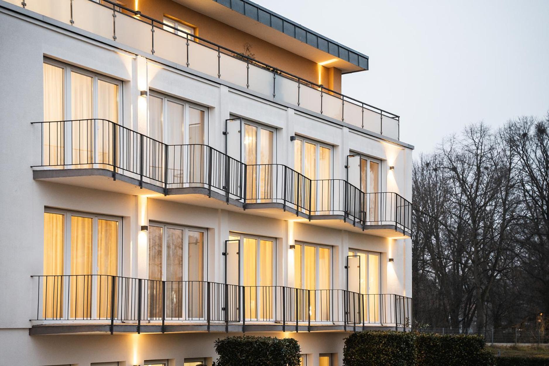 Hotel Vier Jahreszeiten Therme & Kliniken Bad Krozingen Naehe Freiburg & Schwarzwald Ideal Fuer Wellness Kur & Business Ausfluege 24H Check In- Wlan & Parken Gratis Εξωτερικό φωτογραφία