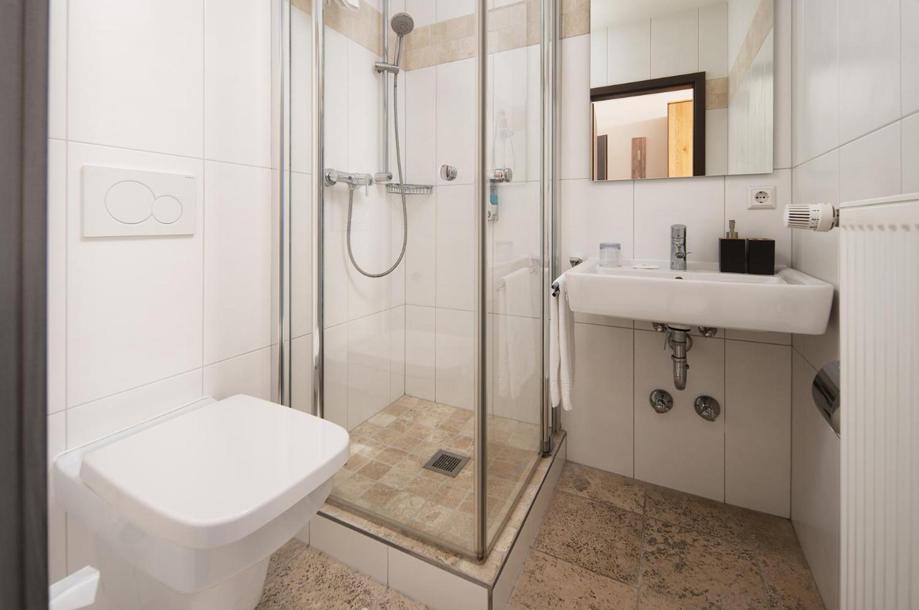 Hotel Vier Jahreszeiten Therme & Kliniken Bad Krozingen Naehe Freiburg & Schwarzwald Ideal Fuer Wellness Kur & Business Ausfluege 24H Check In- Wlan & Parken Gratis Εξωτερικό φωτογραφία