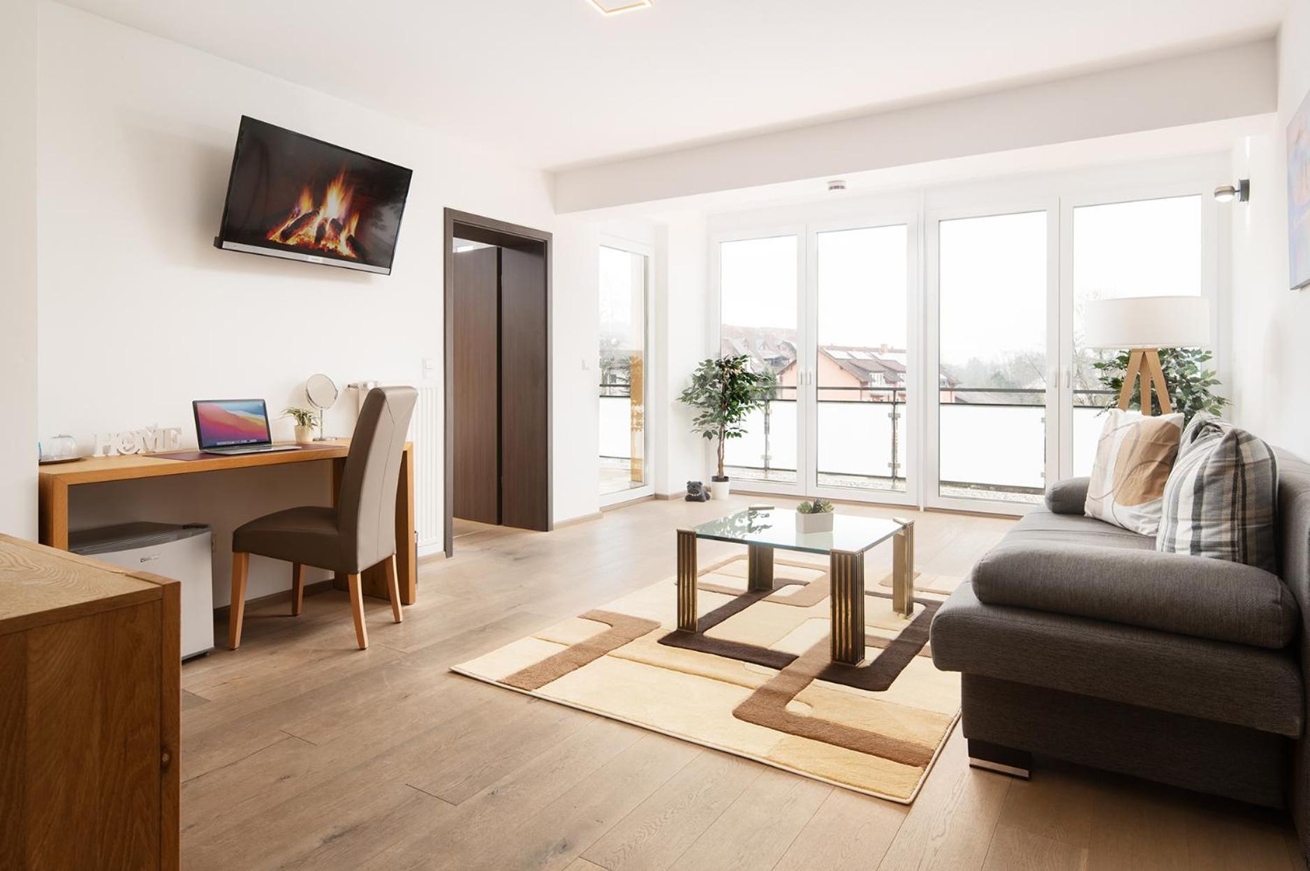 Hotel Vier Jahreszeiten Therme & Kliniken Bad Krozingen Naehe Freiburg & Schwarzwald Ideal Fuer Wellness Kur & Business Ausfluege 24H Check In- Wlan & Parken Gratis Εξωτερικό φωτογραφία