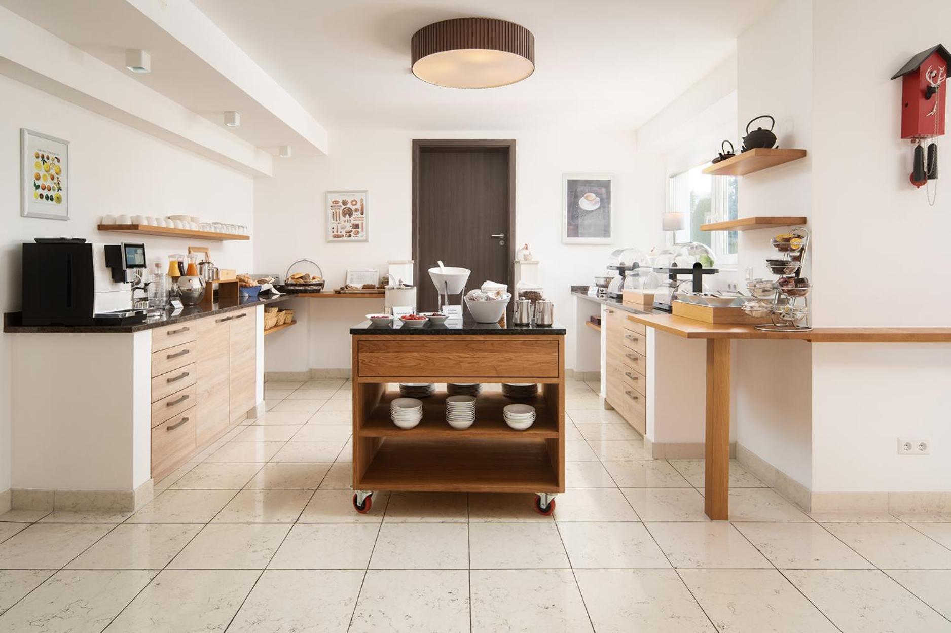 Hotel Vier Jahreszeiten Therme & Kliniken Bad Krozingen Naehe Freiburg & Schwarzwald Ideal Fuer Wellness Kur & Business Ausfluege 24H Check In- Wlan & Parken Gratis Εξωτερικό φωτογραφία